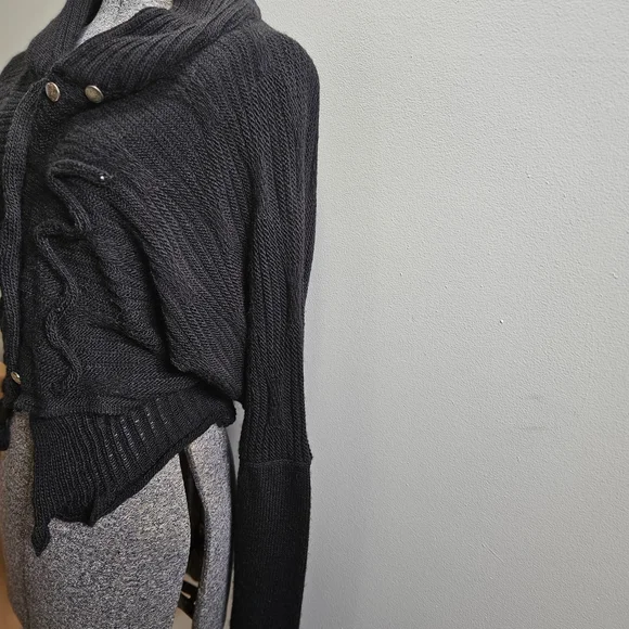 Chic Black Ruffled Women's Cardigan - Picture 4 of 7